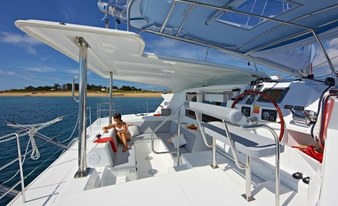 Private charter catamaran sailing 8h (Lagoon 400 or 421)
