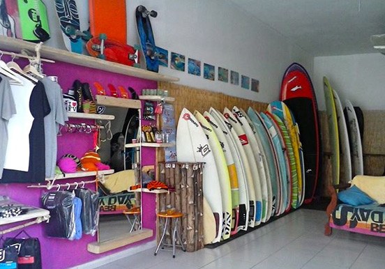 Surfing gears in Corralejo