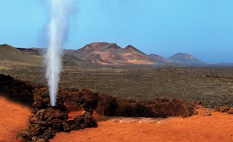 Volcano Express Tour in Lanzarote (from Fuerteventura)
