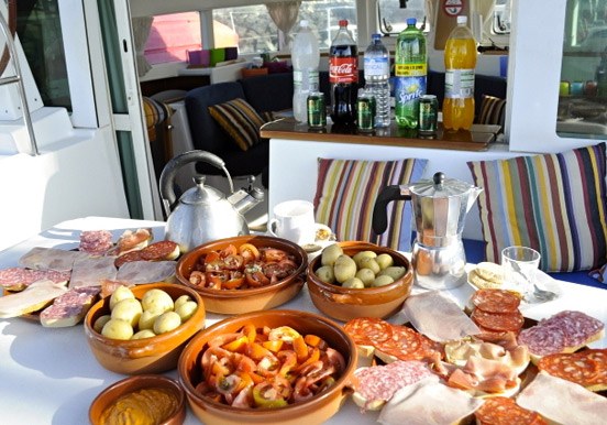 Catamaran sailing lunch for passengers