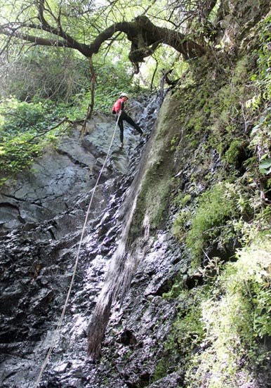 Abseil through gorges in Gran Canaria canyoning