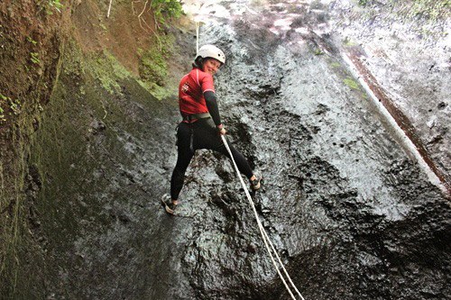 Gran Canaria canyoning - abseil rock walls