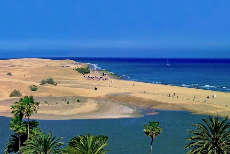 Maspalomas dunes in Gran Canaria.jpg