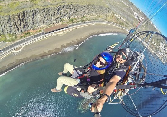 Paramotor in La Laja.jpg