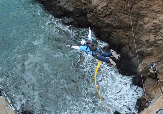 rope jumping in Gran Canaria cliff