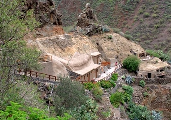 Guayadeque caves Gran Canaria.jpg
