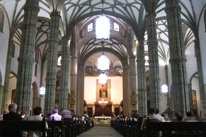 Interior of the Santa Ana Cathedral.jpg