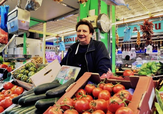 vege and fruit stall.jpg