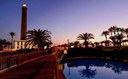 maspalomas lighthouse by night.jpg