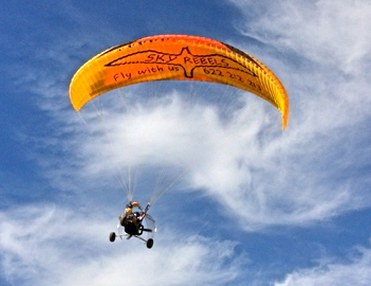 Paragliding/ paratrike
