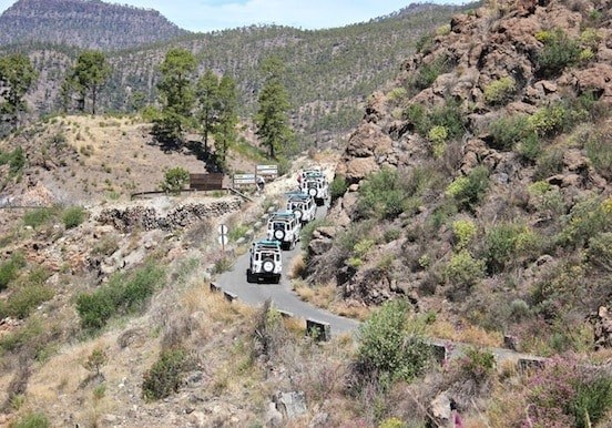 Explore amazing landscapes on jeep safari in Gran Canaria