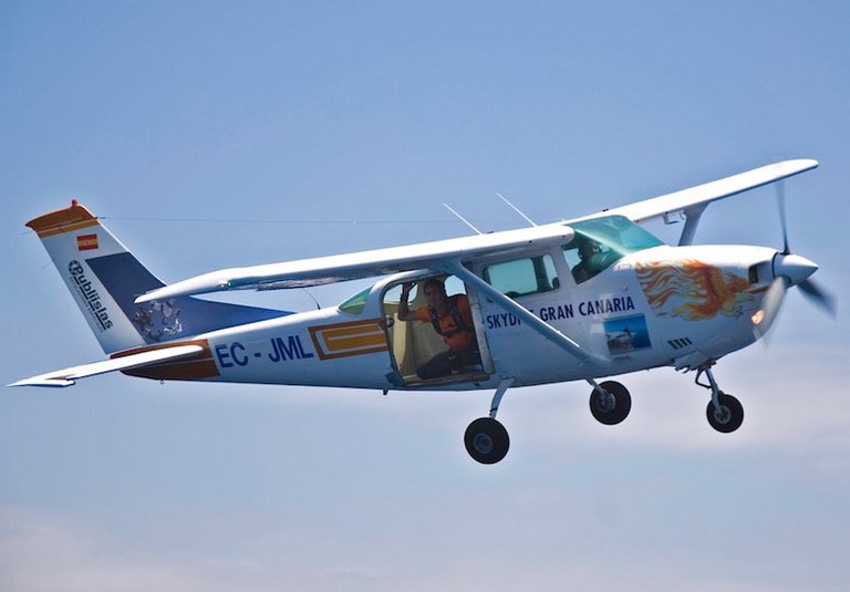 Scenic flight and tandem skydiving Gran Canaria.jpg