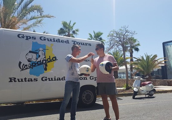 Gran Canaria rent a vespa scooter free delivery to hotel.jpg