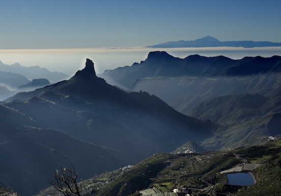 Amazing view of Roque Nublo Gran Canaria cropped.jpg