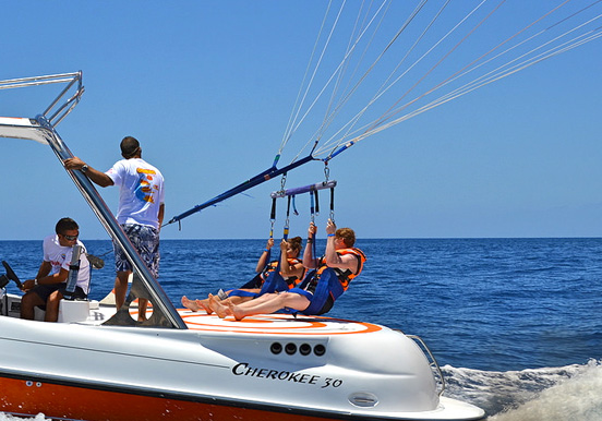 boat towing parasail