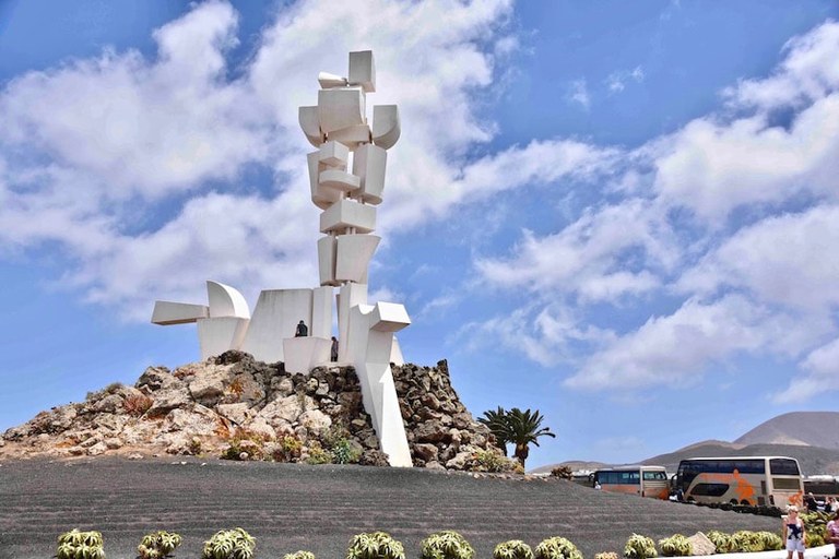 Statue of Monumento Campesino.jpg