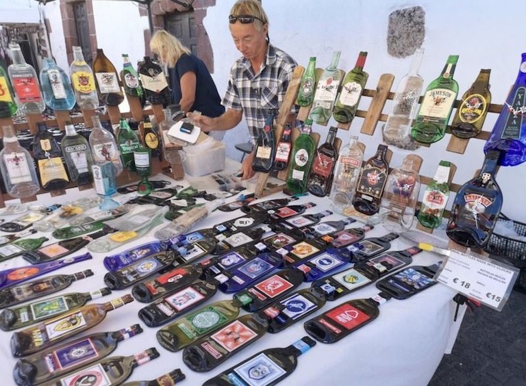 Shopping-at-Teguise-Sunday-Market.jpeg