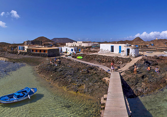 have a relaxing vacation in Lobos Island