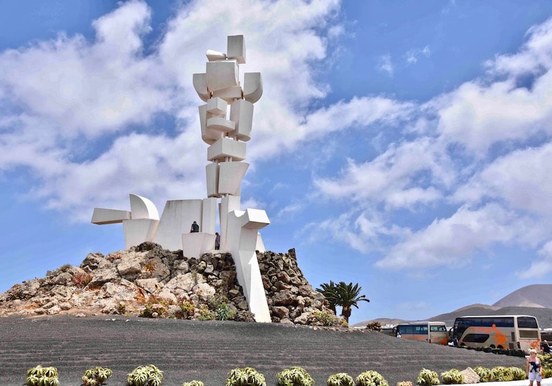 Statue of Monumento Campesino.jpg