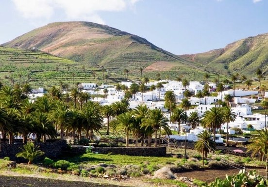 Haría valley of thousand palms.jpg
