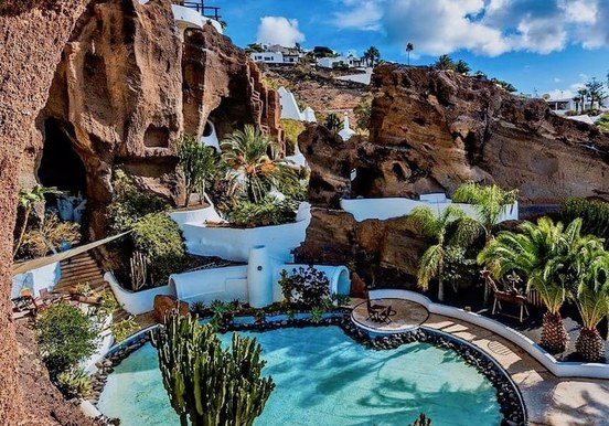 Amazing architecture in Lagomar Lanzarote.jpg