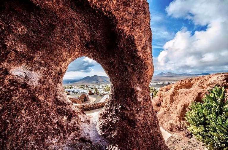 Amazing view of Lanzarote from Lagomar.jpg
