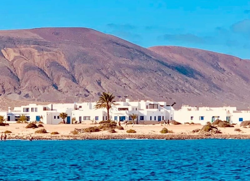 White houses on La Graciosa island.jpg