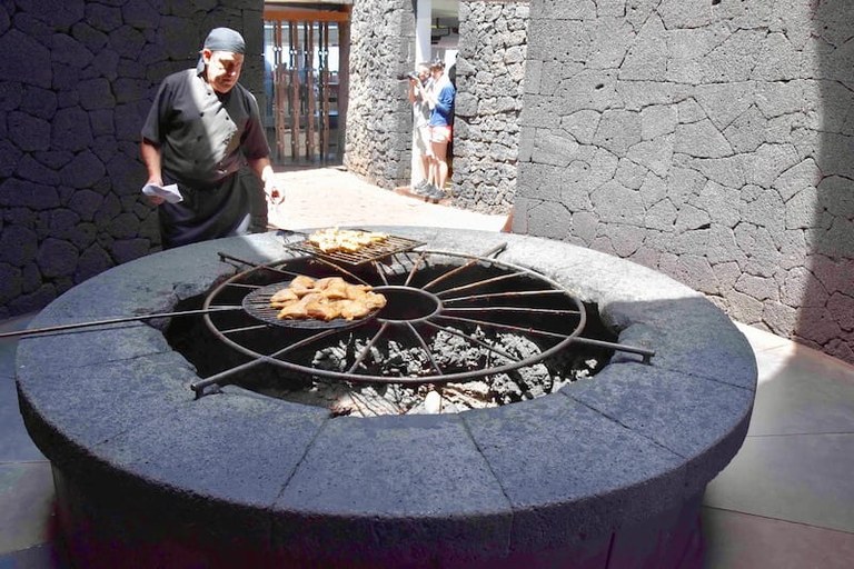 Food cook from heat below the earth.jpg
