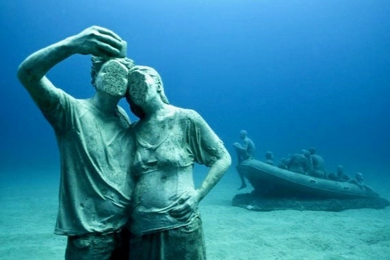 Guided dive in Lanzarote Atlantic Musuem.jpg