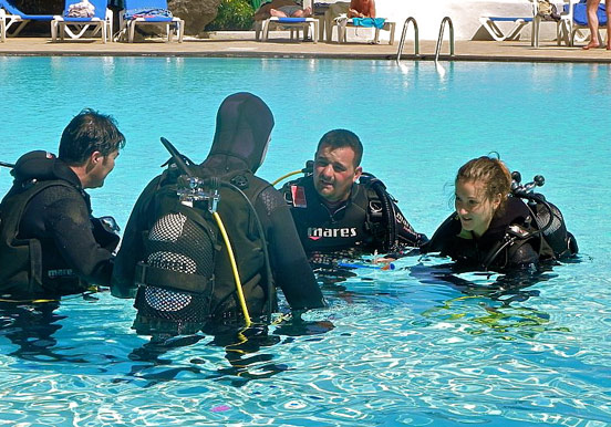 confined water dive for open water dive course
