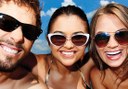 have fun in the Papagayo beach with friends
