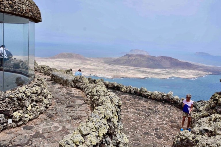 Mirador del Rio viewpoint in Lanzarote.jpg