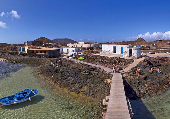 have a relaxing vacation in Lobos Island