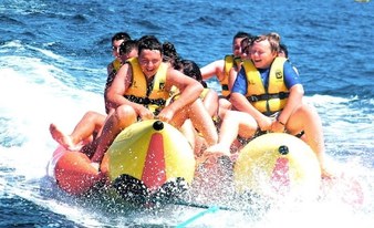 Banana Boat in Puerto del Carmen 10 mins