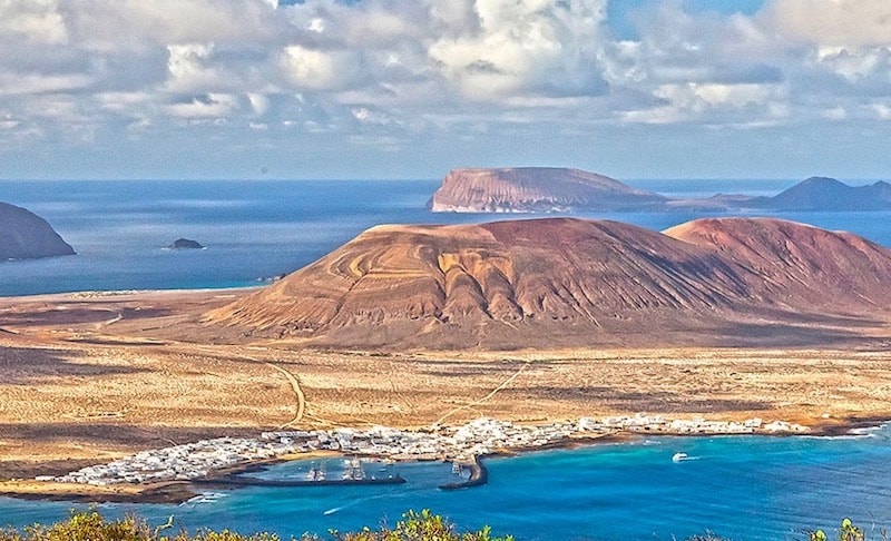 La Graciosa island from afar.jpg