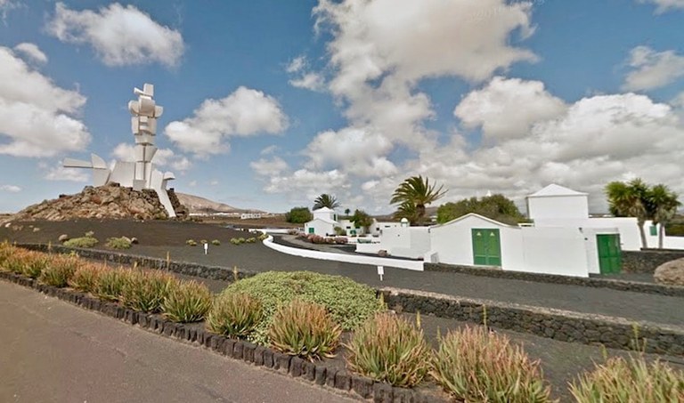monumento campesino Lanzarote.jpg