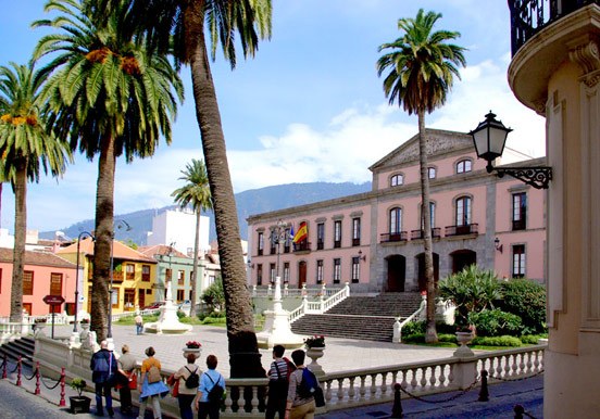 visit and explore La Orotava in Tenerife
