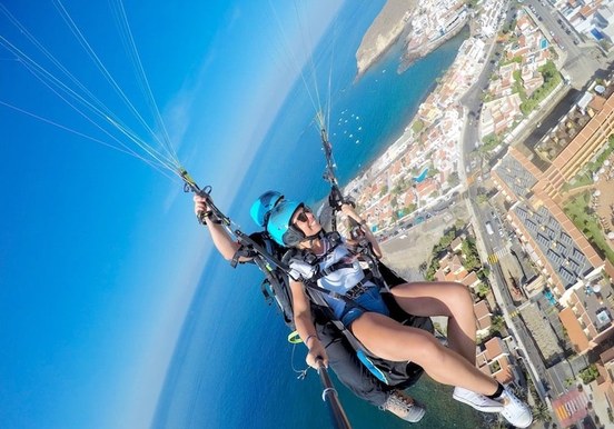 Adernaline turns paragliding Tenerife.jpg