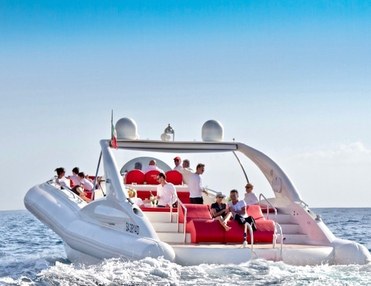Luxury boat excursion on Opera 60
