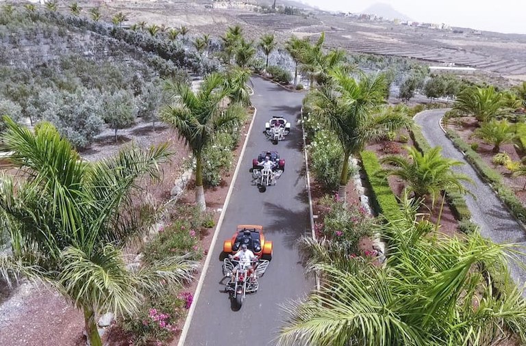 discover impressive landscapes on trike.jpg