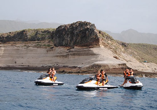 Enjoy jet ski safari with family and friends.jpg