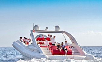 Luxury boat excursion on Opera 60