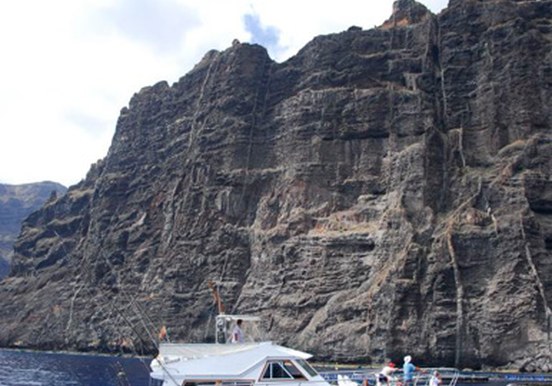 Fishing amidst beautiful settings of Los Gigantes.jpg