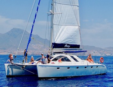 Abrazo Catamaran 3 hours Excursion