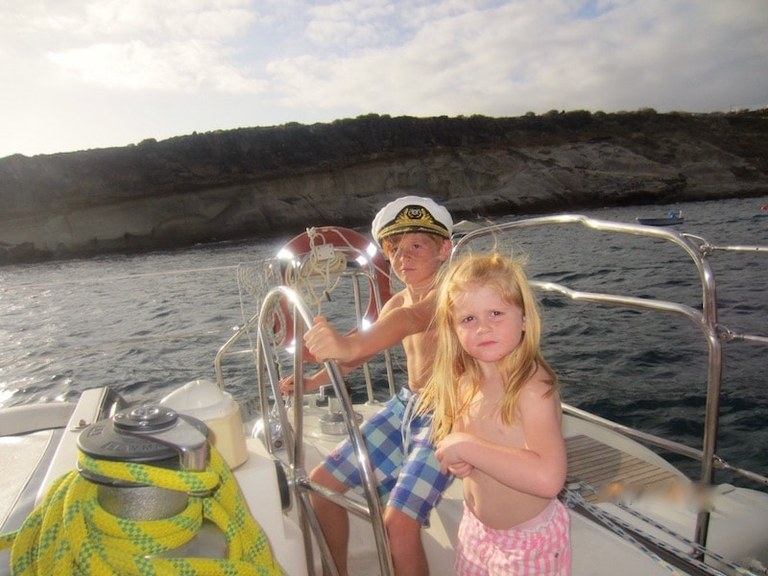ABRAZO KIDS 1.jpg