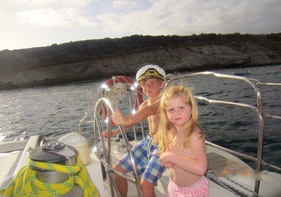 ABRAZO KIDS 1.jpg