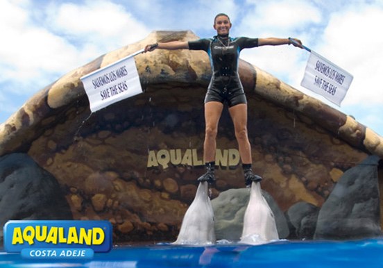 Aqualand dolphin show