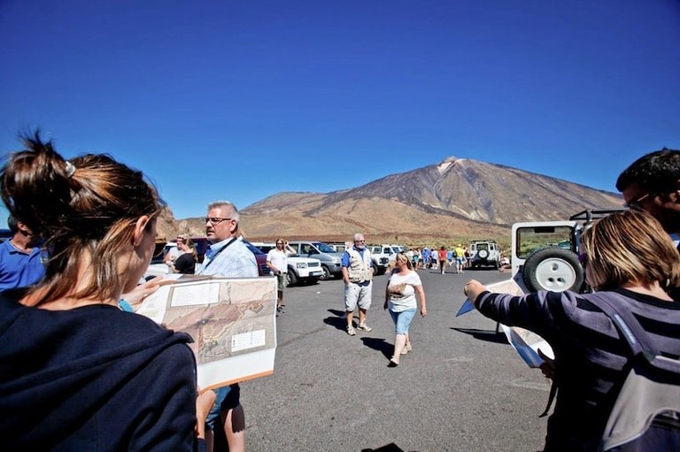 teide-jeep-safari-half-day-with-cable-car.jpg