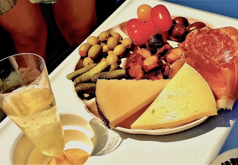Food and beverage onboard Mandarina.jpg