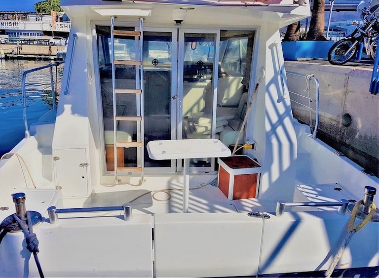 Mandarina yacht back area view.jpg